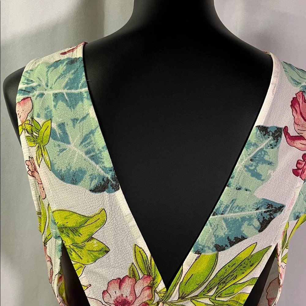 Entro White Multicolor Tropical Floral Print Sleeveless V-Neck A-Line Dress